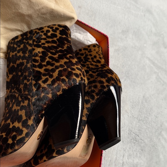 Tory Burch Lila Animal Print Ankle Booties Size 10 - Picture 14 of 15